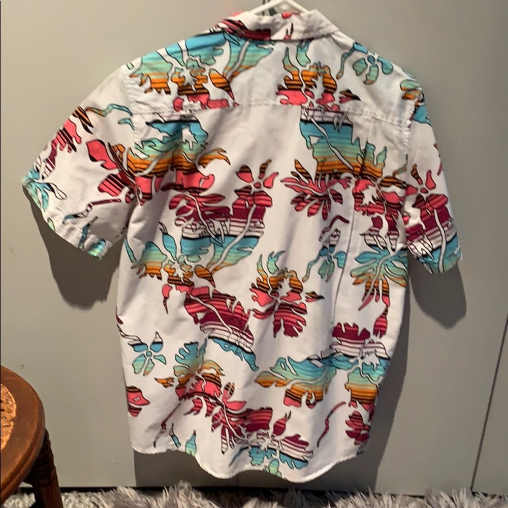 Beautiful Giant button down shirt - Picture 7 of 8